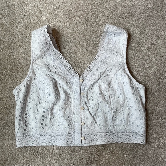 American Eagle Eyelet lace crop top - Picture 1 of 3